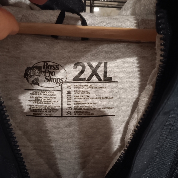 Bass Pro Shop heavy winter coat, 2XL, Blue and Gray, Excellent condition - Picture 3 of 3